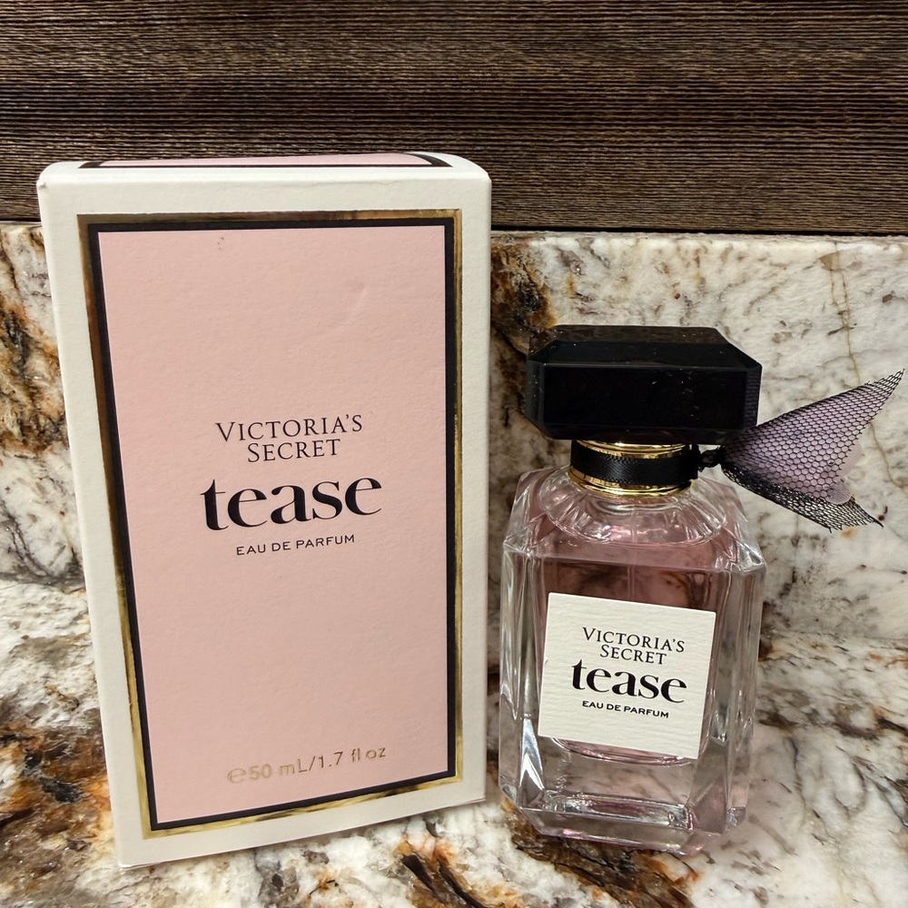 Victoria's Secret 1.7oz Tease Perfume Box in Pink and Gold